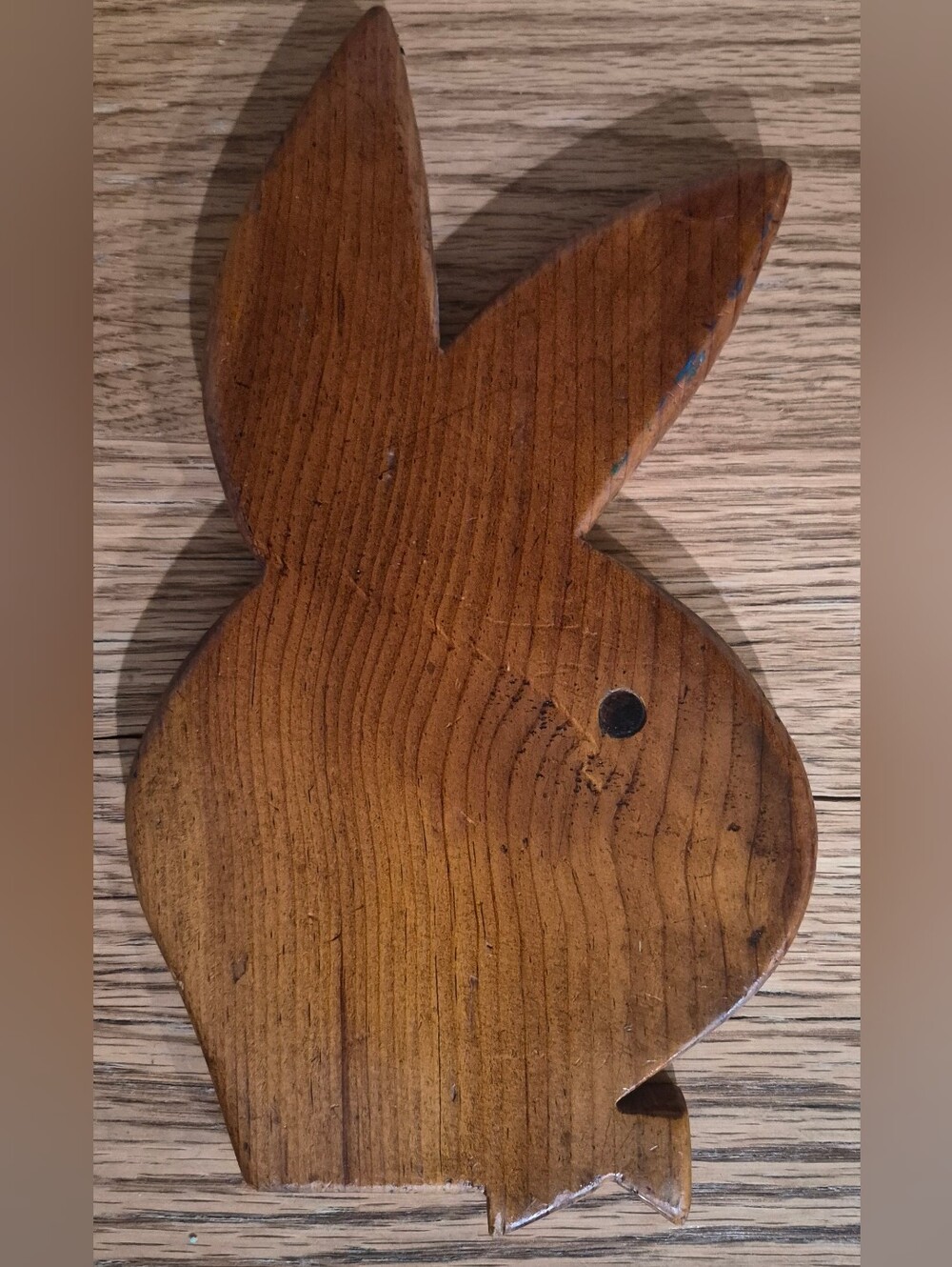 Handmade, Hand-cut wooden Plaque shaped in a iconic Bunny Silhouette - Picture 3 of 5